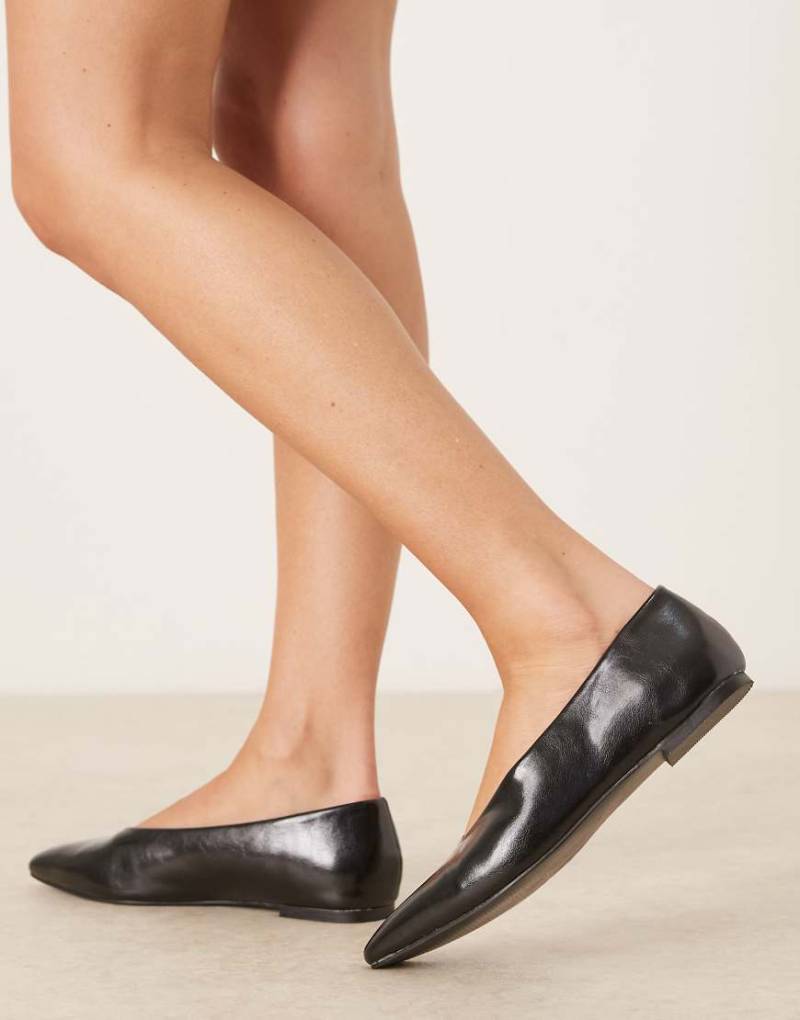 ASOS DESIGN - Lambert - Ballerinas in Schwarz mit kantiger Spitze von ASOS DESIGN