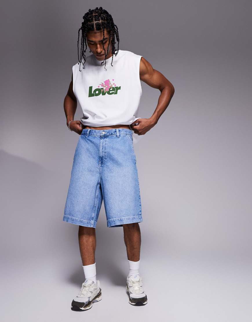 ASOS DESIGN - Lang geschnittene Jeans-Jorts in hellblauer Waschung ASOS DESIGN - Lang geschnittene Jeans-Jorts in hellblauer Waschung von ASOS DESIGN