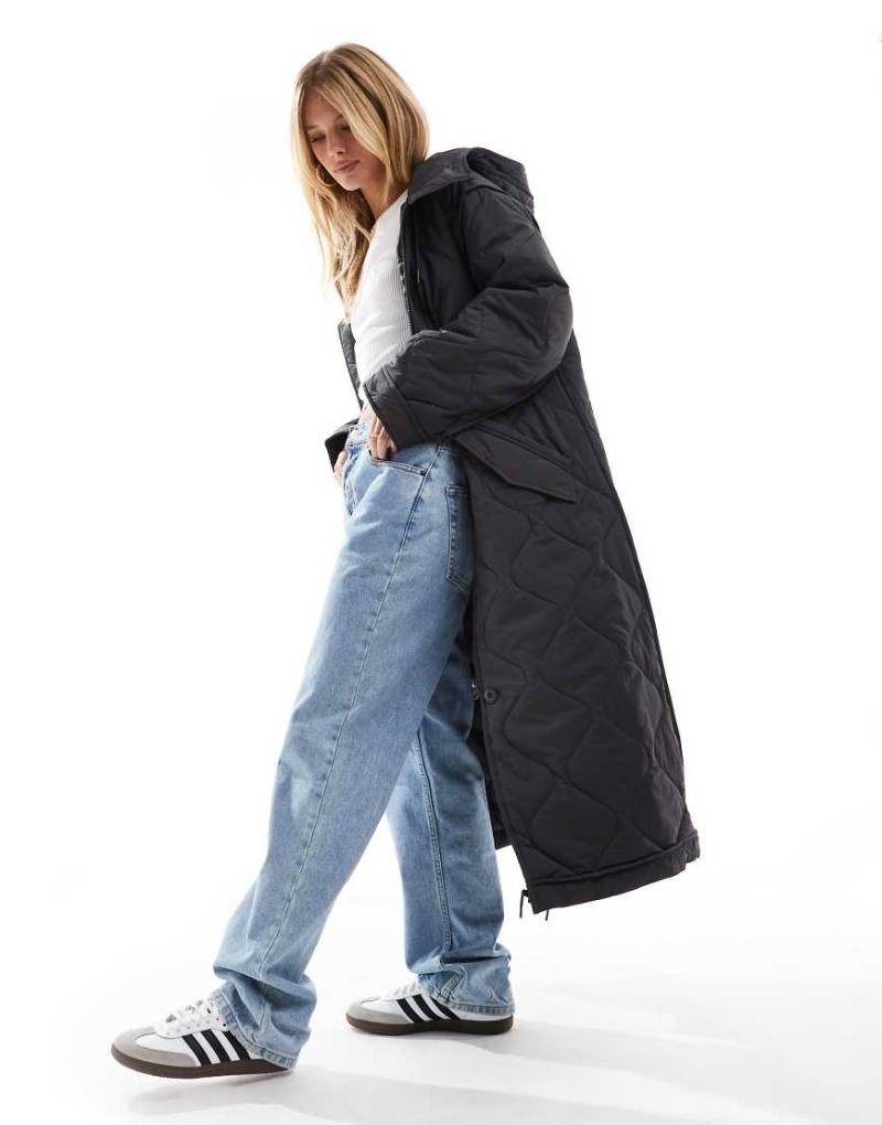 ASOS DESIGN - Lang geschnittene Steppjacke in Anthrazit mit Kapuze-Keine Farbe von ASOS DESIGN