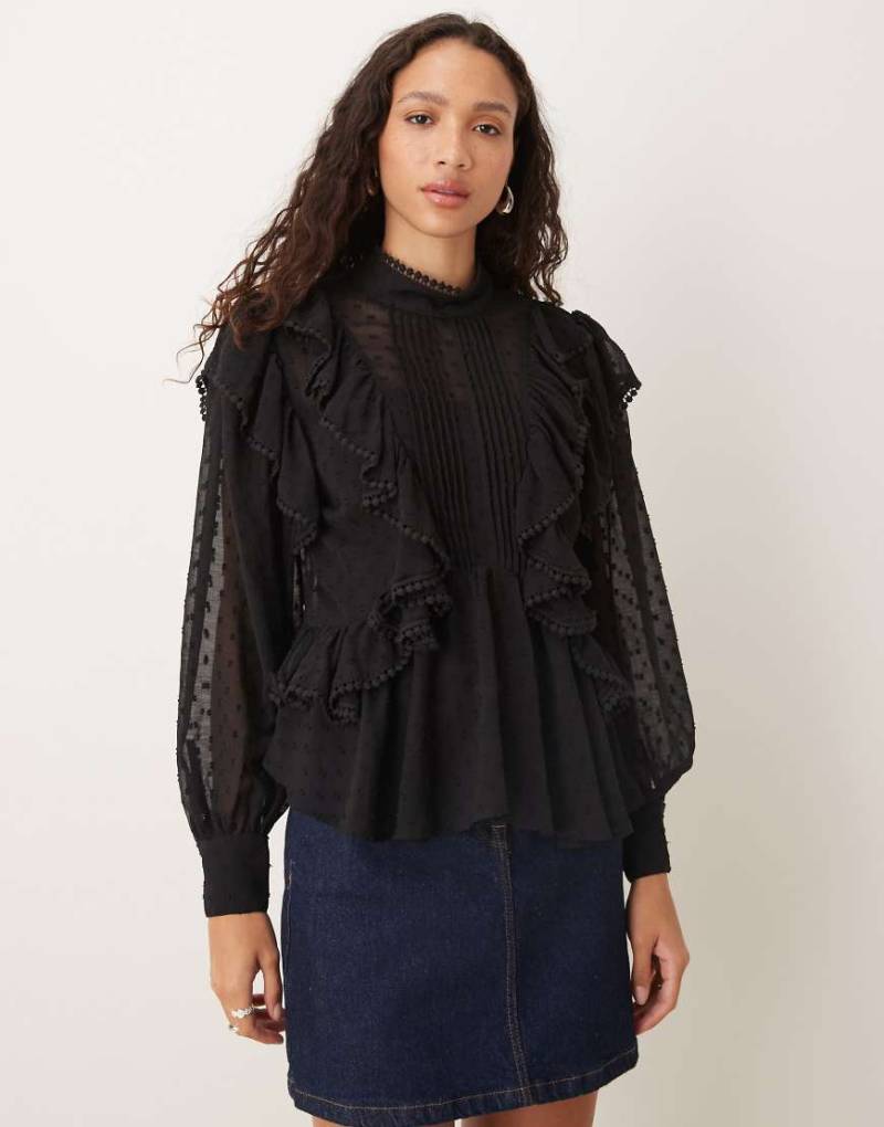 ASOS DESIGN - Langärmlige Bluse in Schwarz mit Rüschen und Stickerei von ASOS DESIGN