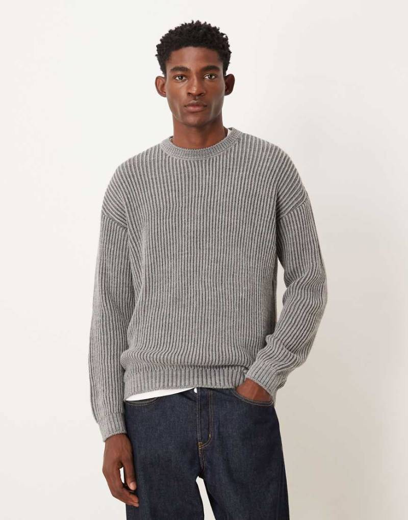 ASOS DESIGN - Langärmliger Relaxed-Fit-Strickpullover in gestreiftem Anthrazit mit Rundhalsausschnitt-Grau von ASOS DESIGN