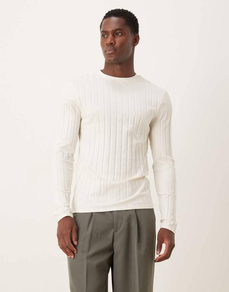 ASOS DESIGN - Langärmliges, breit geripptes Slim-Fit-Shirt in Creme-Weiß von ASOS DESIGN