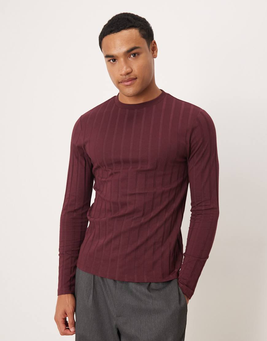 ASOS DESIGN - Langärmliges, breit geripptes T-Shirt in Burgunderrot mit schmaler Passform ASOS DESIGN - Langärmliges, breit geripptes T-Shirt in Burgunderrot mit schmaler Passform von ASOS DESIGN