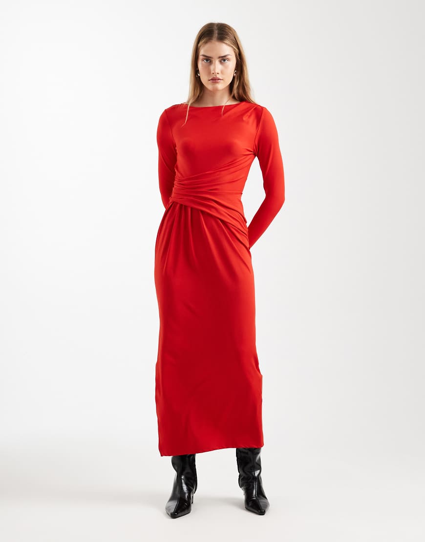 ASOS DESIGN - Langärmliges, drapiertes Maxikleid aus Modal in Rot von ASOS DESIGN