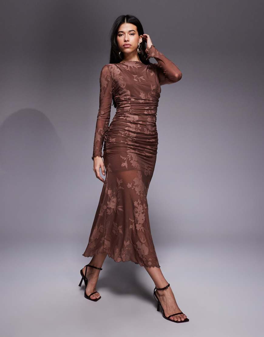 ASOS DESIGN - Langärmliges, gerafftes Maxikleid in Schokobraun mit Ausbrennermuster-Brown von ASOS DESIGN