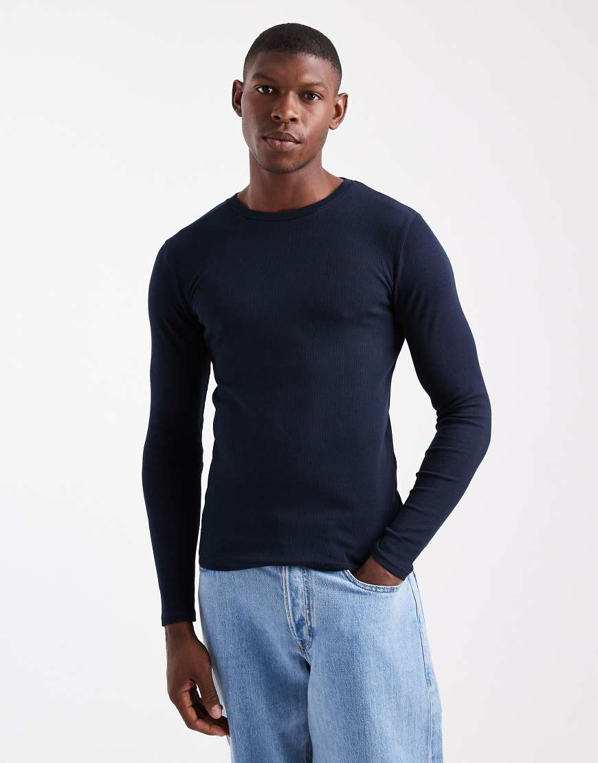 ASOS DESIGN - Langärmliges, geripptes Basic-T-Shirt in Marineblau mit körperbetontem Schnitt von ASOS DESIGN