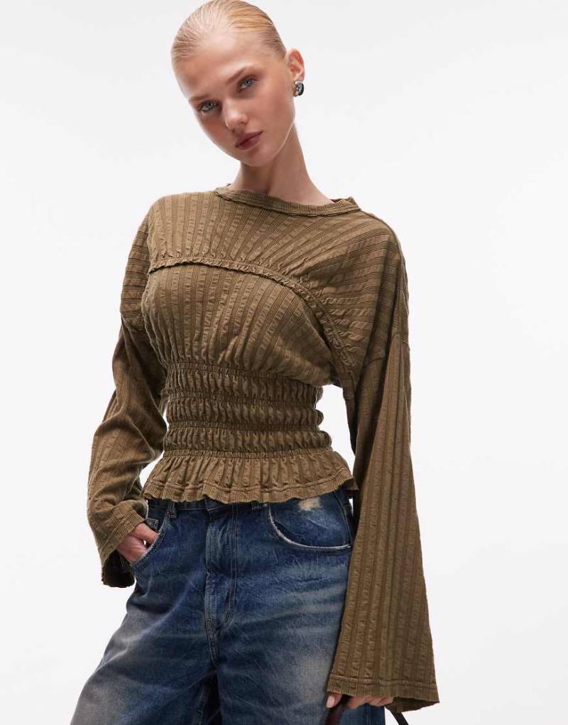 ASOS DESIGN - Langärmliges, geripptes Shirt in Khaki mit gesmokter Taille und Strukturdesign-Grün von ASOS DESIGN