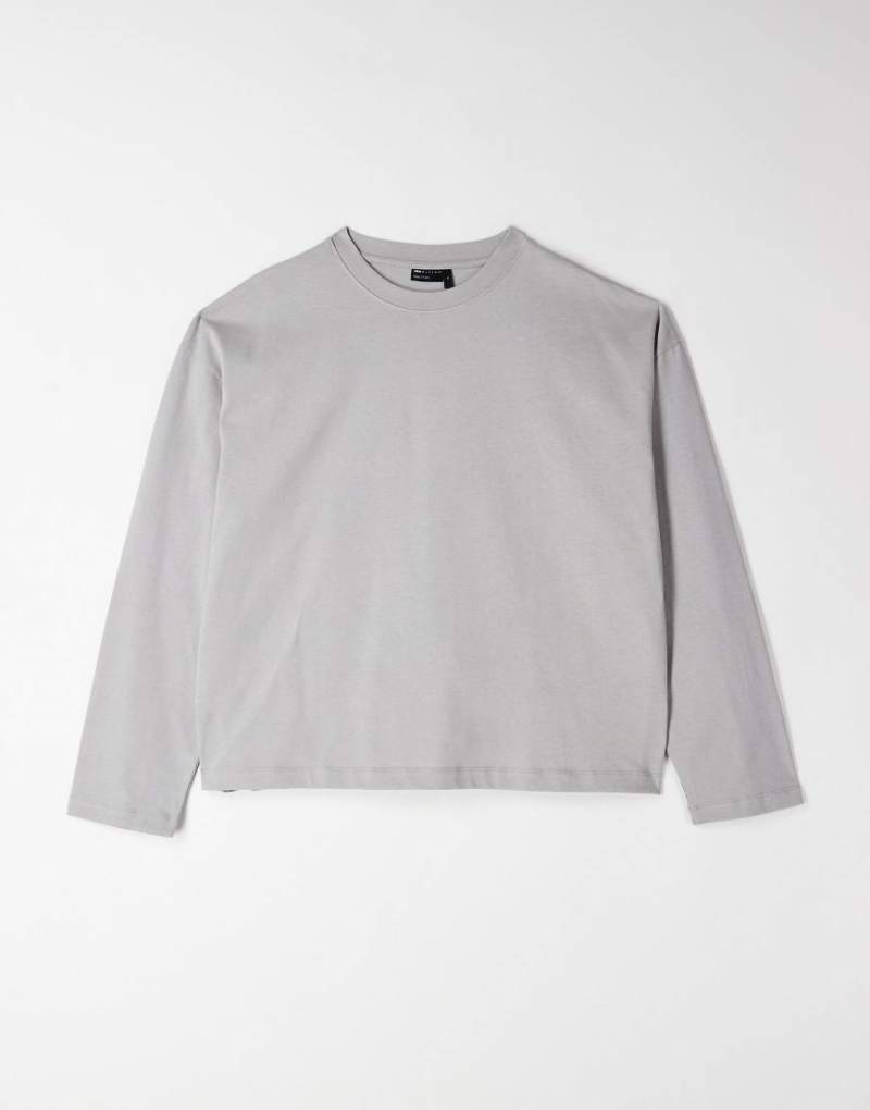 ASOS DESIGN - Langärmliges, kastiges Oversize-Shirt aus schwerem Stoff in Steingrau mit überschnittener Schulter-Neutral von ASOS DESIGN