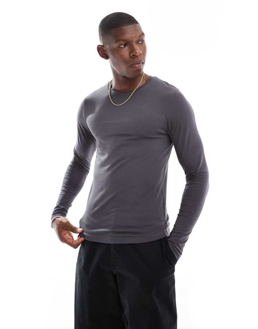 ASOS DESIGN - Langärmliges, körperbetontes Basic-T-Shirt in Anthrazit-Grau von ASOS DESIGN