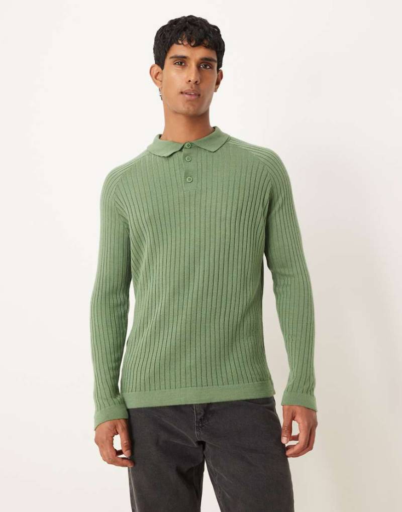 ASOS DESIGN - Langärmliges, körperbetontes Poloshirt aus Strickstoff in Khaki-Grün von ASOS DESIGN