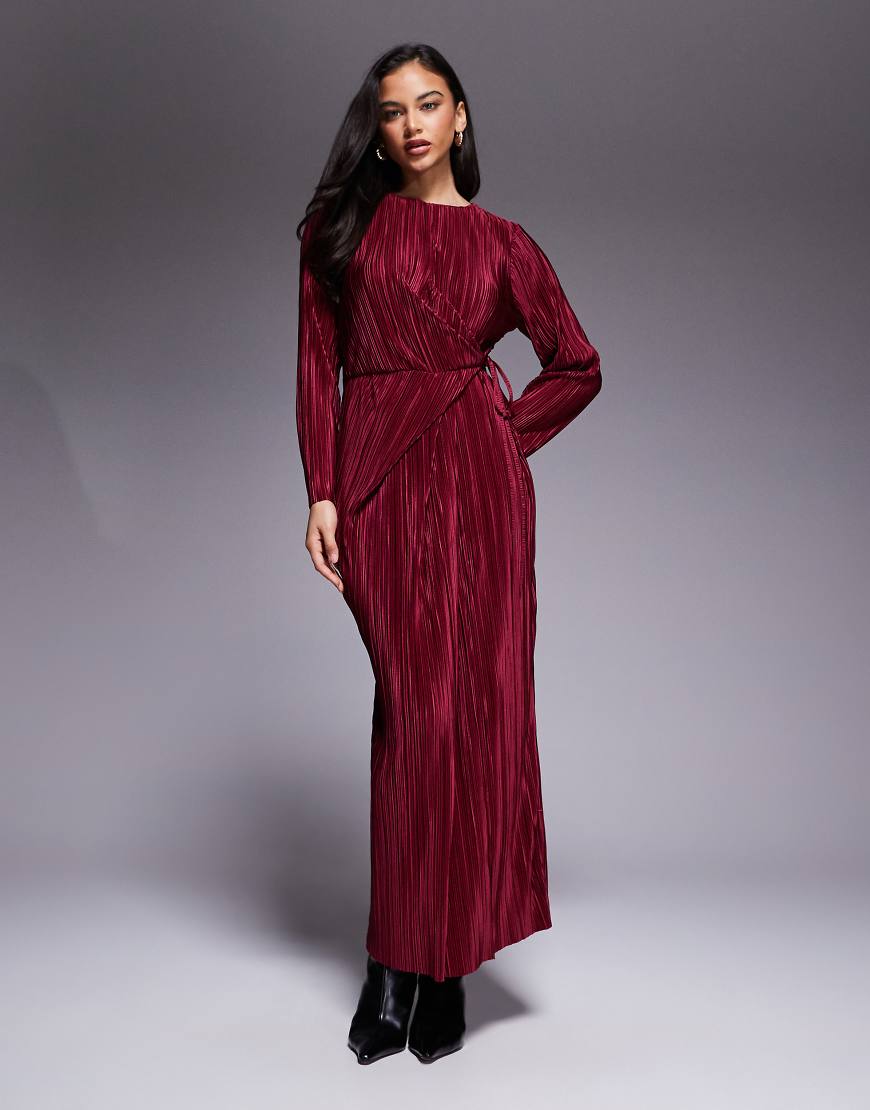 ASOS DESIGN - Langärmliges, plissiertes Wickel-Maxikleid in Weinrot mit Taillenschnürung von ASOS DESIGN