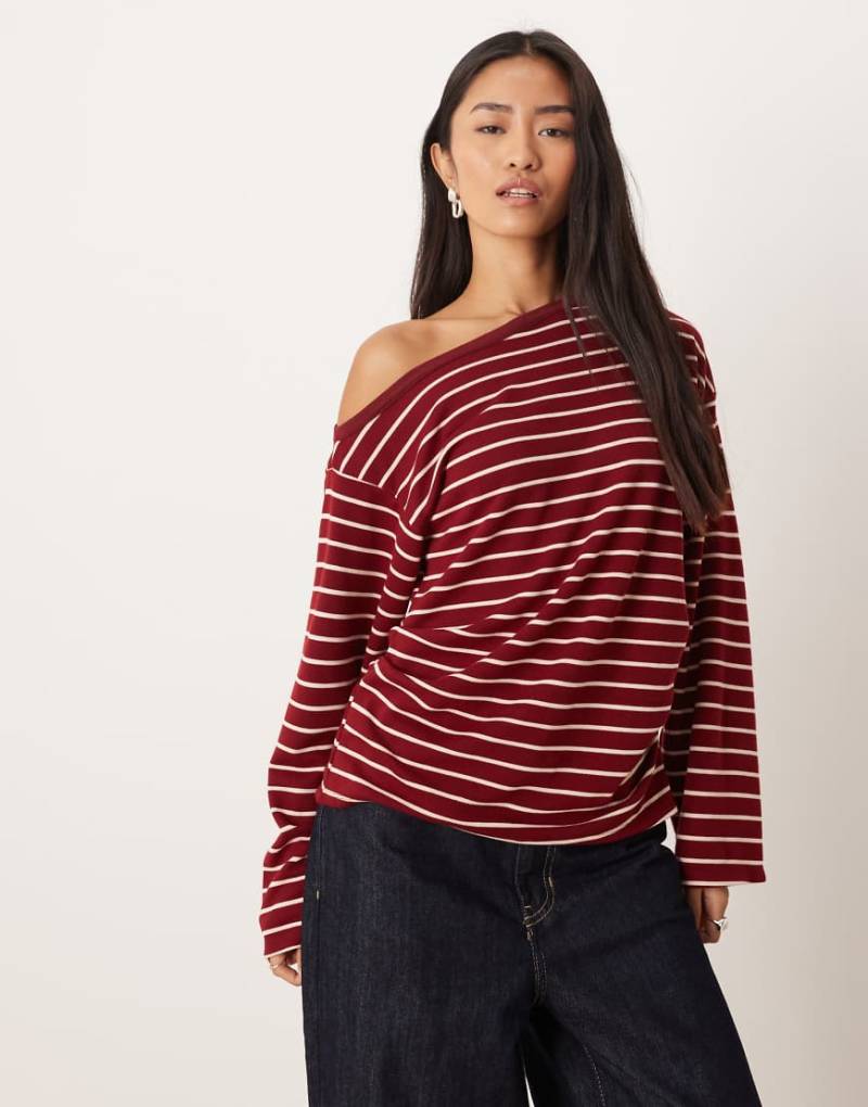 ASOS DESIGN - Langärmliges, schulterfreies Oberteil in Burgunderrot mit Streifen und Korsett-Taille ASOS DESIGN - Langärmliges, schulterfreies Oberteil in Burgunderrot mit Streifen und Korsett-Taille von ASOS DESIGN