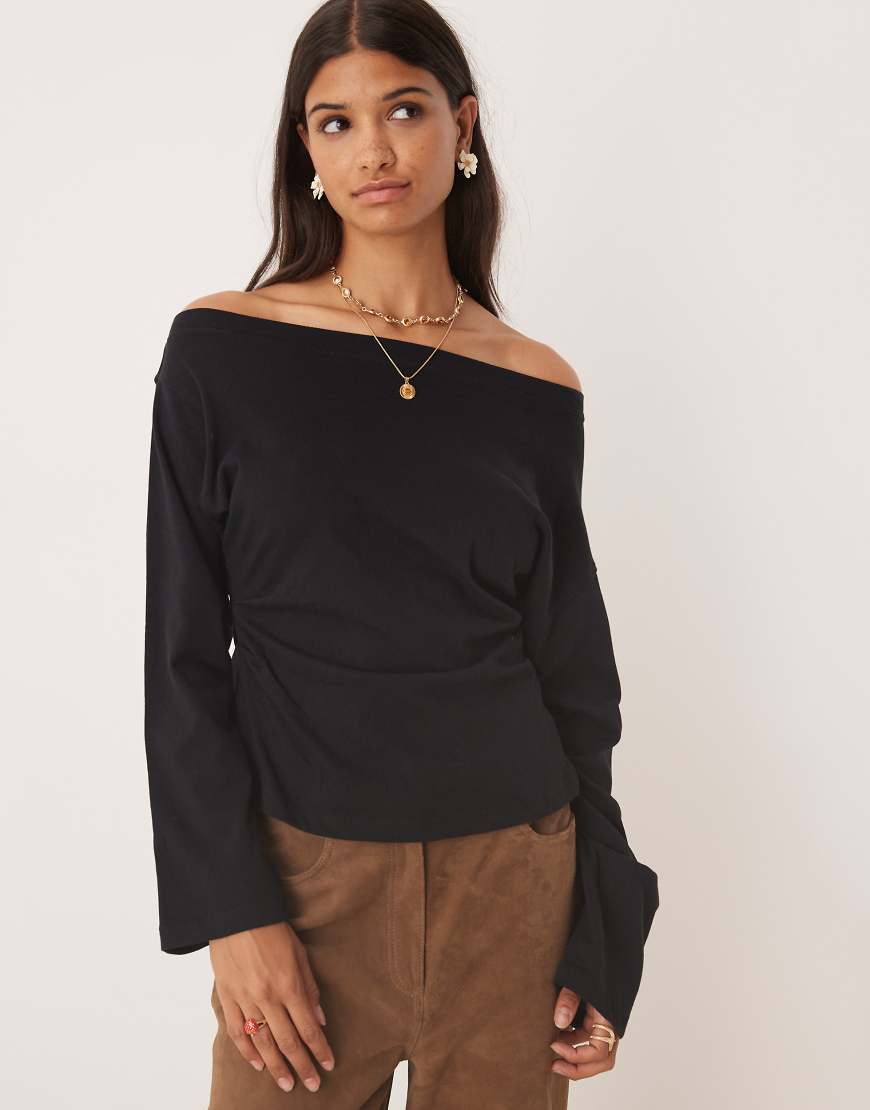 ASOS DESIGN - Langärmliges, schulterfreies Shirt in Schwarz mit Korsett-Taille von ASOS DESIGN