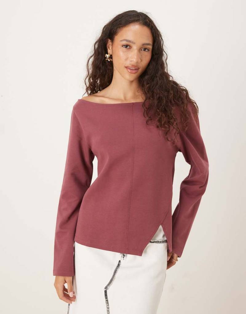 ASOS DESIGN - Langärmliges, schulterfreies T-Shirt aus Interlock-Stoff in dunklem Rosé mit Ziernaht vorne-Bunt von ASOS DESIGN