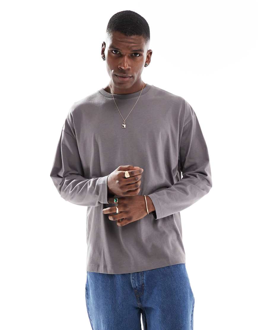 ASOS DESIGN - Langärmliges Basic-Shirt in Anthrazit mit Oversize-Schnitt-Grau von ASOS DESIGN