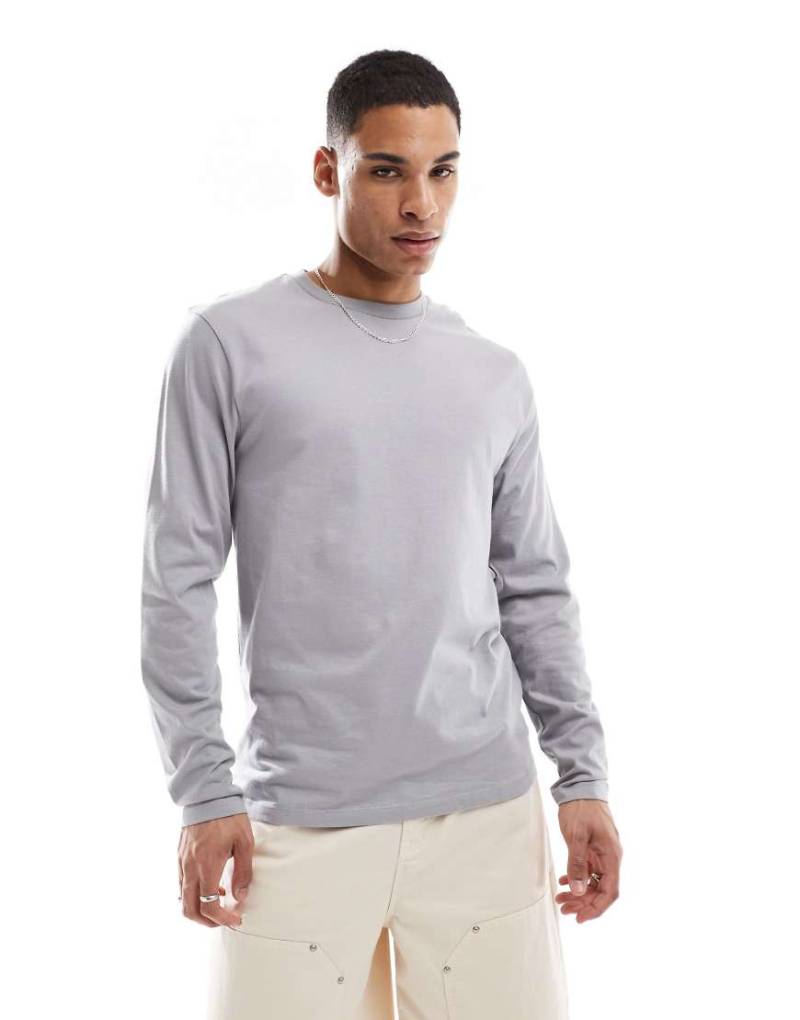 ASOS DESIGN - Langärmliges Basic-T-Shirt in Grau mit Rundhalsausschnitt von ASOS DESIGN