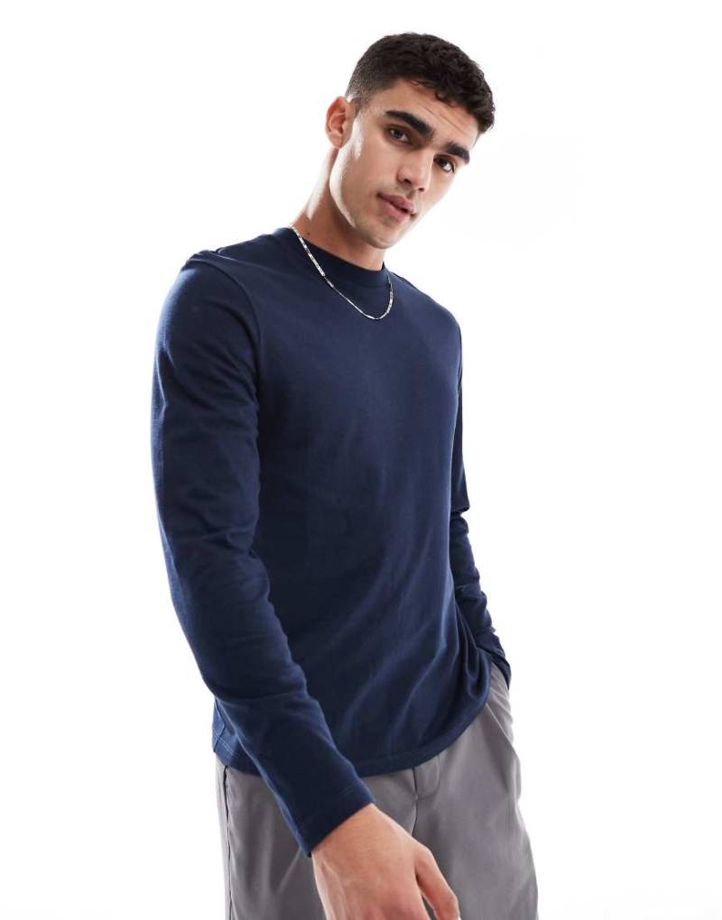 ASOS DESIGN - Langärmliges Basic-T-Shirt in Marineblau mit Rundhalsausschnitt von ASOS DESIGN