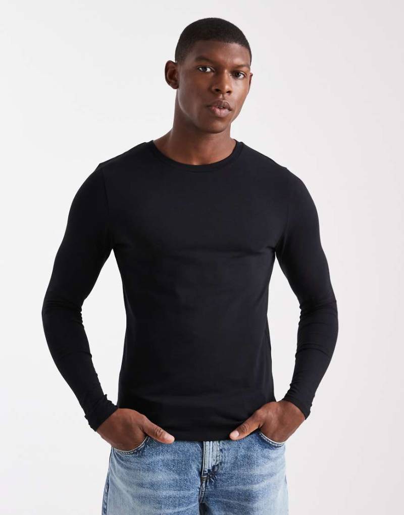 ASOS DESIGN - Langärmliges Basic-T-Shirt in Schwarz mit körperbetontem Schnitt von ASOS DESIGN