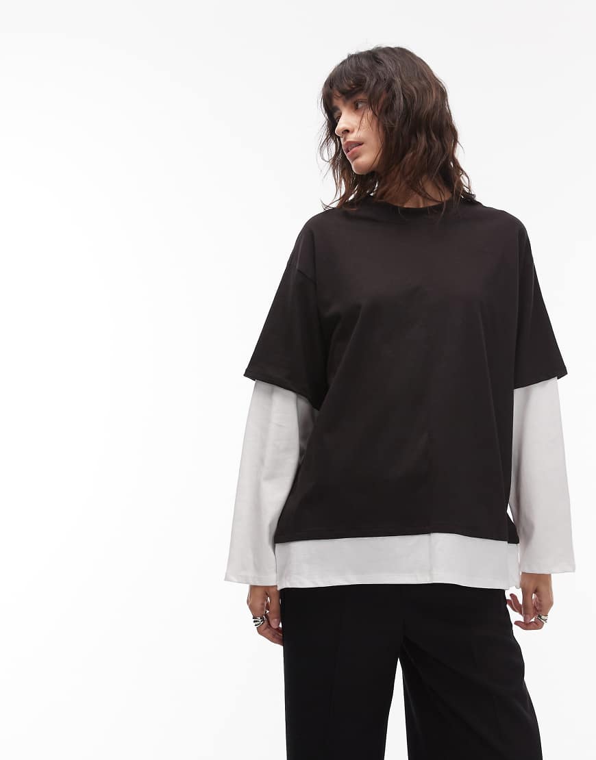 ASOS DESIGN - Langärmliges Lagenlook-Shirt in Schwarz und Weiß mit Oversize-Schnitt-Bunt von ASOS DESIGN