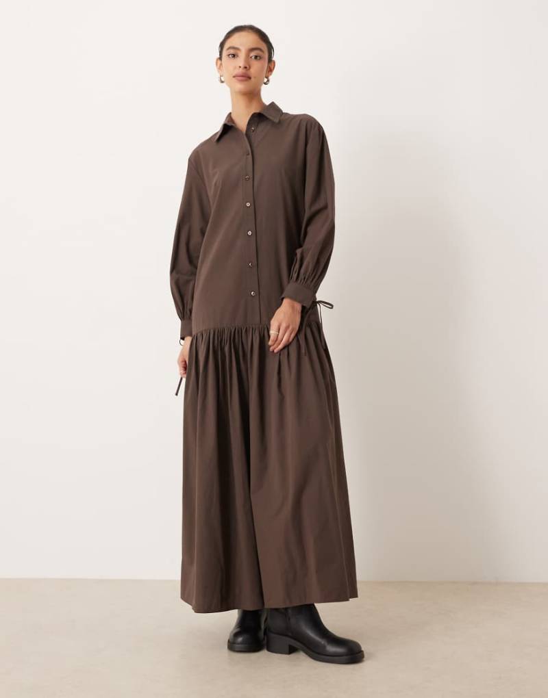 ASOS DESIGN - Langärmliges Maxi-Hemdkleid in Schokobraun mit Bindedetail-Brown von ASOS DESIGN