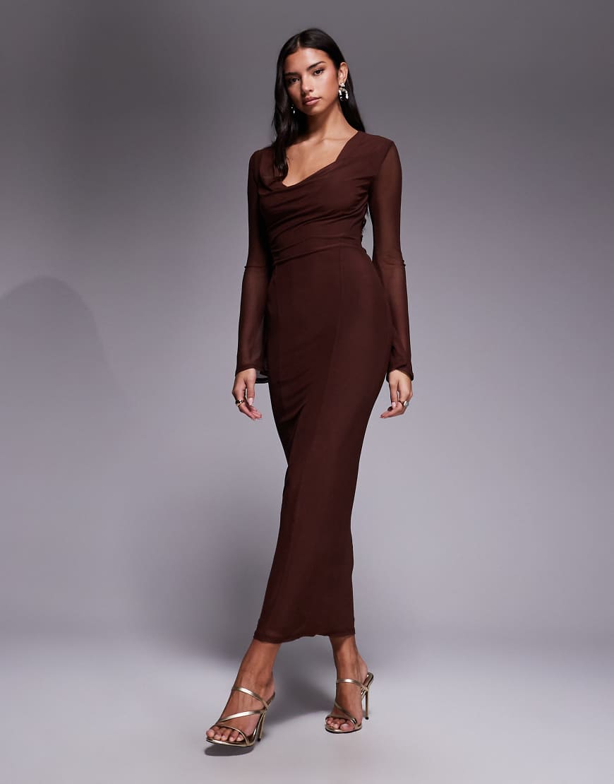 ASOS DESIGN - Langärmliges Maxikleid aus Netzstoff in Schokobraun mit Trompetenärmeln und Schnürung am Rücken-Brown von ASOS DESIGN