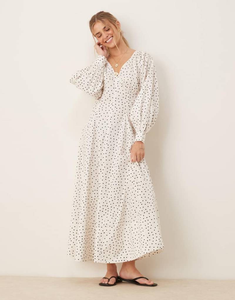 ASOS DESIGN - Langärmliges Maxikleid aus Popeline mit V-Ausschnitt und Punkte-Print-Bunt von ASOS DESIGN