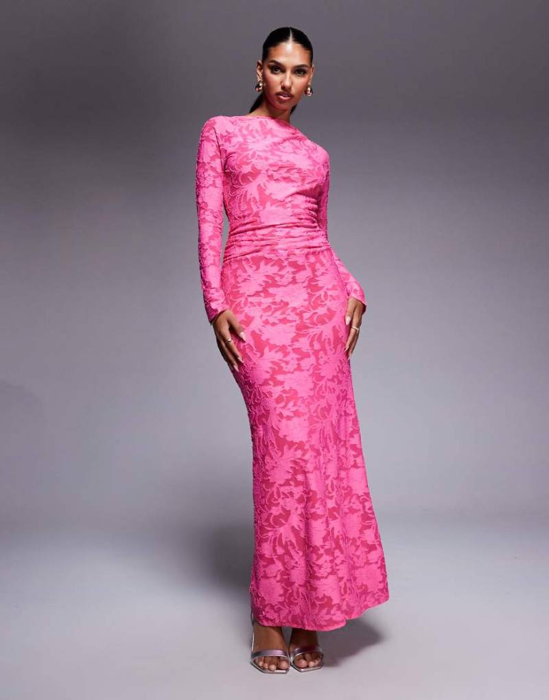 ASOS DESIGN - Langärmliges Maxikleid aus Samt in Rosa mit Ausbrenner-Muster und Rückenausschnitt von ASOS DESIGN