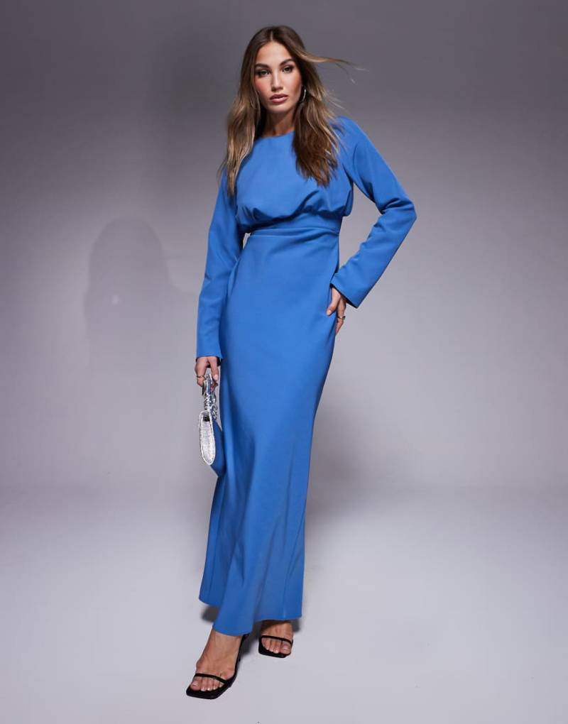ASOS DESIGN - Langärmliges Maxikleid in Blau mit Struktur und gerafftem Dekolleté von ASOS DESIGN