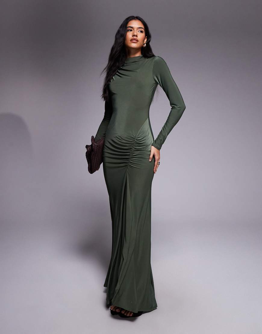 ASOS DESIGN - Hochgeschlossenes, anschmiegsames Maxikleid in Grün mit gerafftem Rock-Rot von ASOS DESIGN