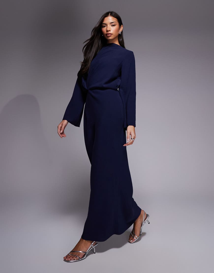 ASOS DESIGN - Langärmliges Maxikleid in Schokobraun mit Faltendesign an der Taille und Schrägschnitt-Marineblau von ASOS DESIGN
