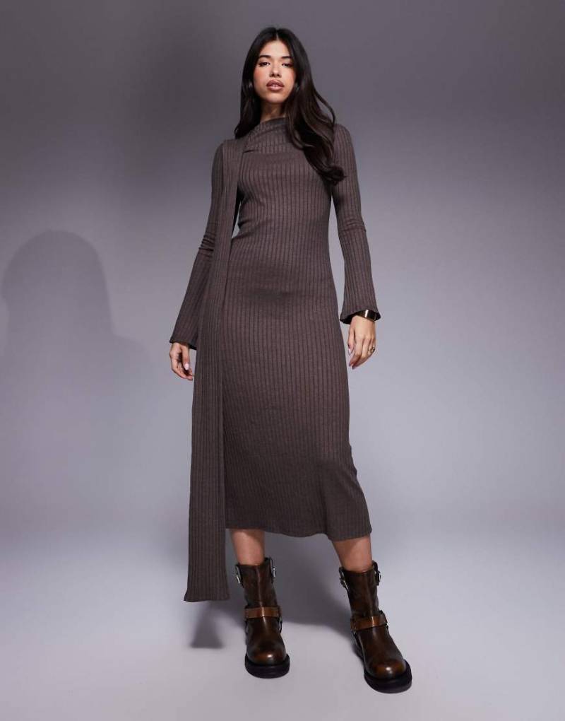 ASOS DESIGN - Langärmliges Maxikleid in Schokobraun mit langem Schaldetail am Ärmel-Brown von ASOS DESIGN