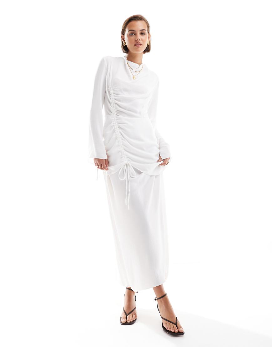 ASOS DESIGN - Langärmliges Maxikleid in Weiß mit gerafftem Schnürdesign-Neutral ASOS DESIGN - Langärmliges Maxikleid in Weiß mit gerafftem Schnürdesign-Neutral von ASOS DESIGN