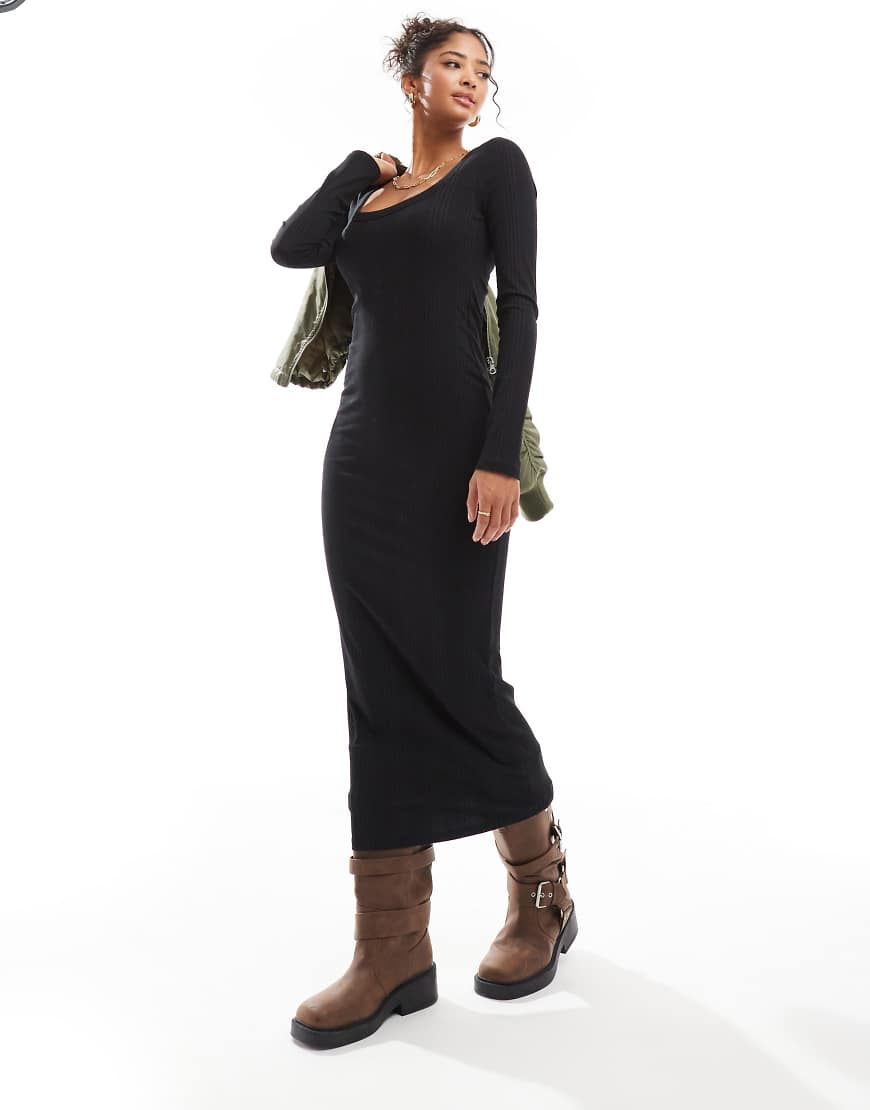ASOS DESIGN - Langärmliges Midikleid in Schwarz mit breiter Rippung und U-Ausschnitt ASOS DESIGN - Langärmliges Midikleid in Schwarz mit breiter Rippung und U-Ausschnitt von ASOS DESIGN