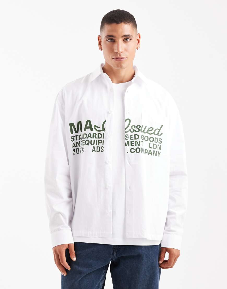 ASOS DESIGN - Langärmliges Oversize-Hemd in Weiß mit Utility-Print von ASOS DESIGN