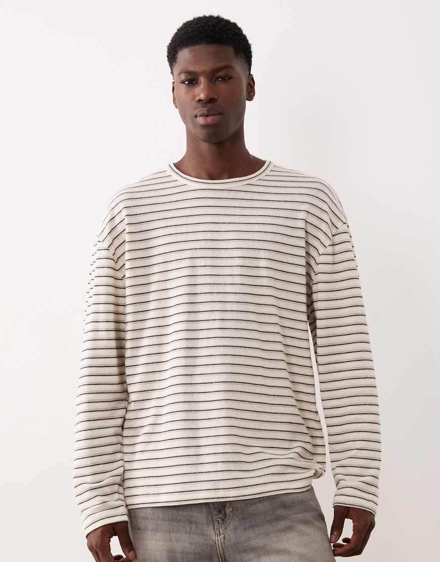 ASOS DESIGN - Langärmliges Oversize-T-Shirt in Creme mit Jacquard-Streifen-Weiß ASOS DESIGN - Langärmliges Oversize-T-Shirt in Creme mit Jacquard-Streifen-Weiß von ASOS DESIGN