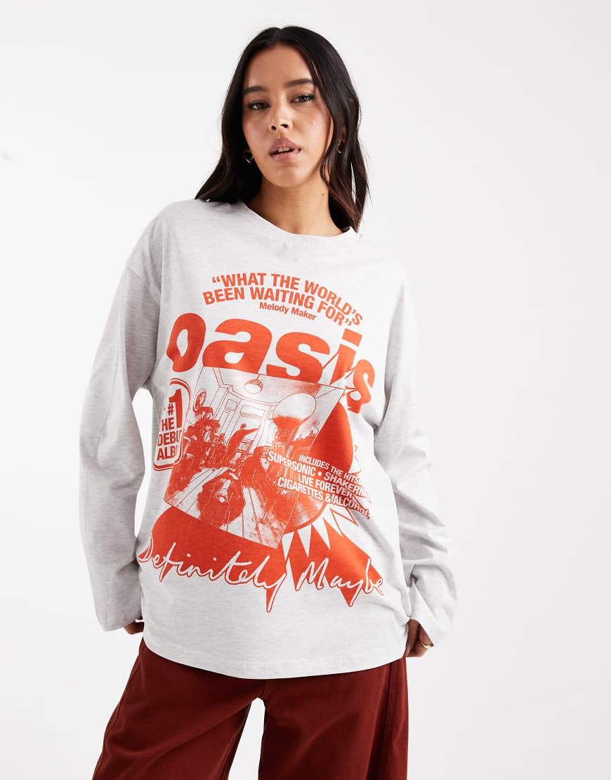 ASOS DESIGN - Langärmliges Oversize-T-Shirt in Grau mit „Oasis Debut Album"-Grafikprint ASOS DESIGN - Langärmliges Oversize-T-Shirt in Grau mit „Oasis Debut Album"-Grafikprint von ASOS DESIGN