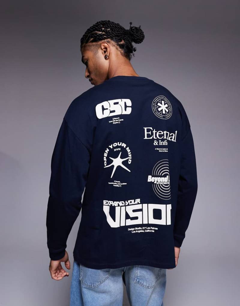ASOS DESIGN - Langärmliges Oversize-T-Shirt in Marineblau mit Streetstyle-Grafikprints von ASOS DESIGN