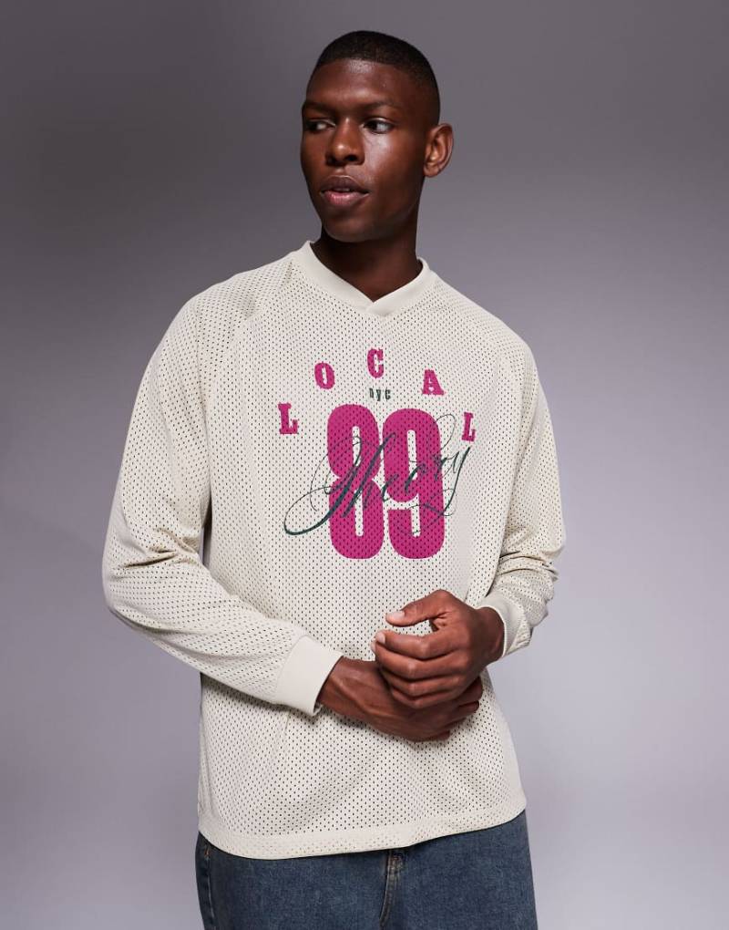 ASOS DESIGN - Langärmliges Relaxed Fit T-Shirt aus Airtex in Beige mit Raglan-Ärmeln und Zahlengrafik-Neutral von ASOS DESIGN