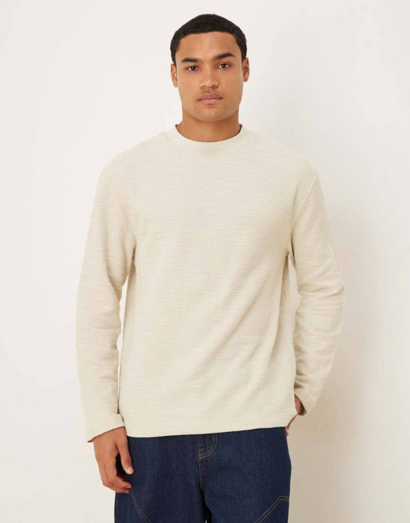 ASOS DESIGN - Langärmliges Relaxed-Fit-T-Shirt aus Bouclé in Beige-Neutral von ASOS DESIGN