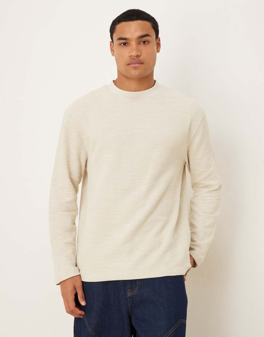 ASOS DESIGN - Langärmliges Relaxed-Fit-T-Shirt aus Bouclé in Beige-Neutral von ASOS DESIGN