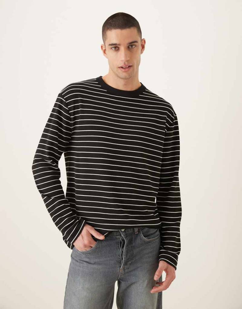 ASOS DESIGN - Langärmliges Relaxed-Fit-T-Shirt in Schwarz und Weiß gestreift-Bunt von ASOS DESIGN