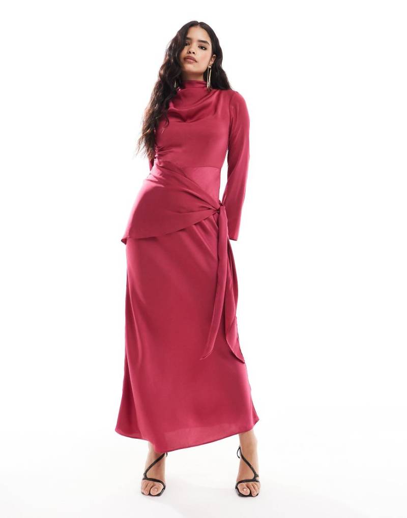 ASOS DESIGN - Langärmliges Satin-Maxikleid in Beerenrosa mit Overlay-Detail zum Binden in der Taille von ASOS DESIGN