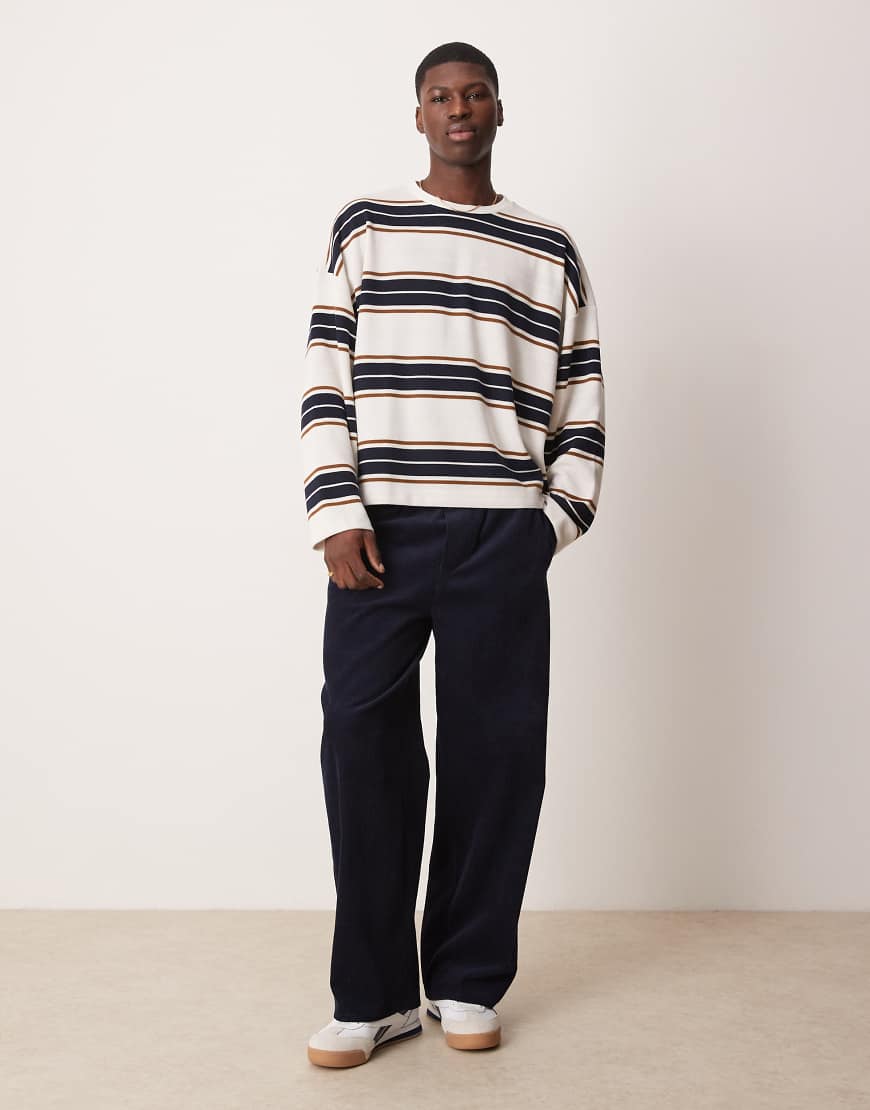 ASOS DESIGN - Langärmliges Super-Oversize-T-Shirt mit schwarzen und braunen Streifen und kastigem Schnitt-Bunt von ASOS DESIGN