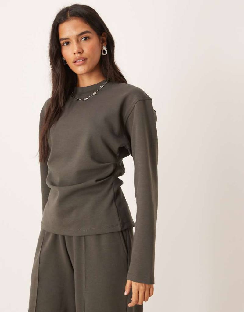 ASOS DESIGN - Langärmliges T-Shirt aus Interlock-Stoff in Anthrazit mit Korsett-Taille, Kombiteil-Grau von ASOS DESIGN