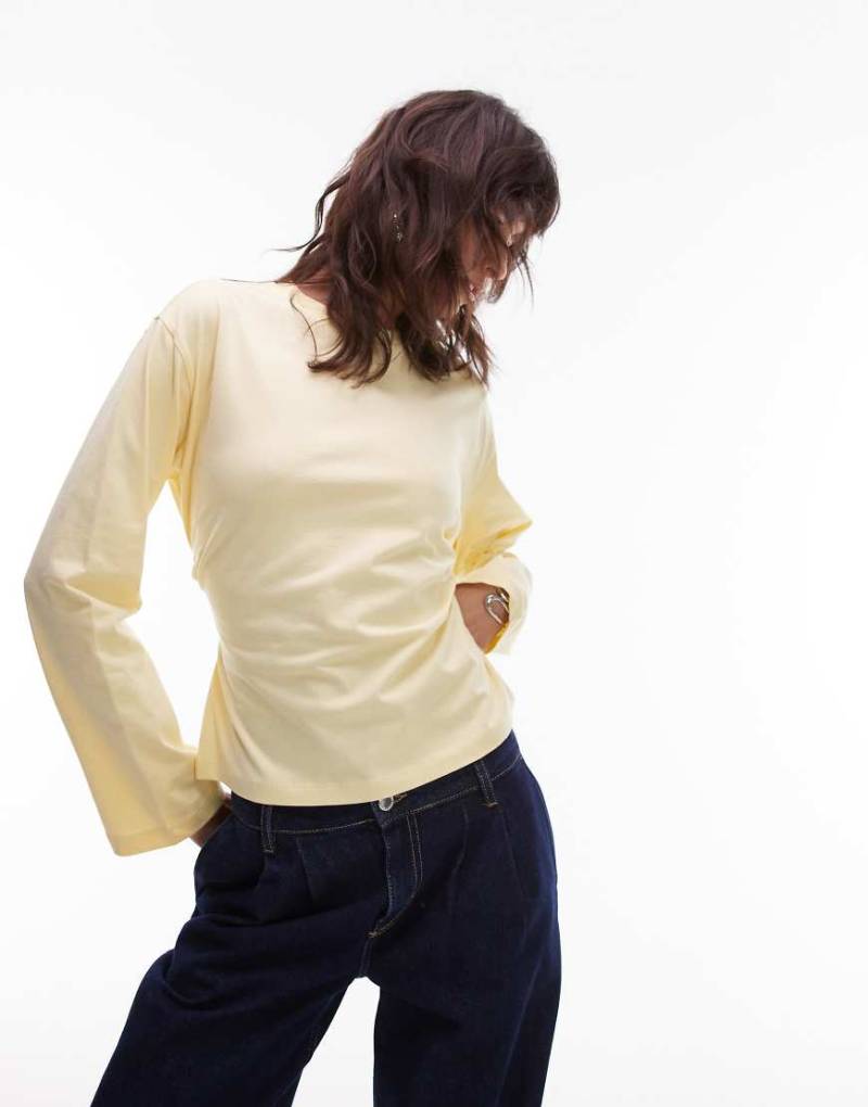 ASOS DESIGN - Langärmliges T-Shirt in Gelb mit Korsettdesign und Schnürung am Rücken von ASOS DESIGN