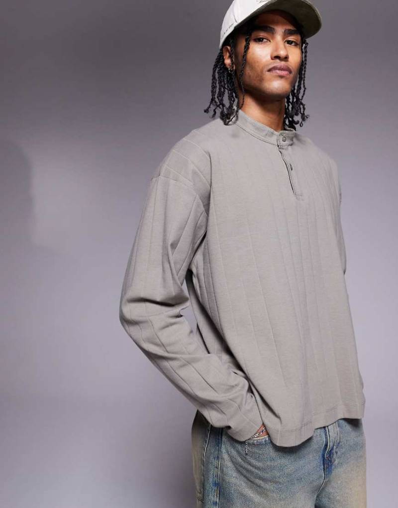 ASOS DESIGN - Kastiges, langärmliges Oversize-T-Shirt in Khaki mit Rippstruktur-Grün von ASOS DESIGN