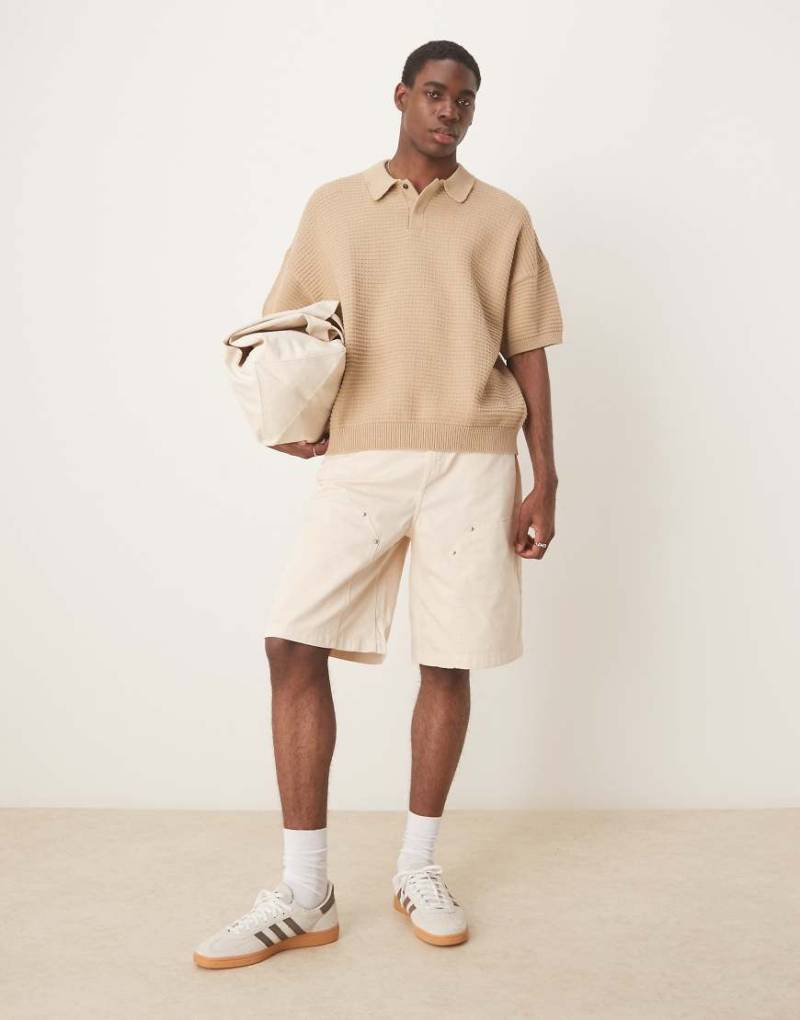 ASOS DESIGN - Lange Carpenter-Shorts in Ecru-Neutral von ASOS DESIGN