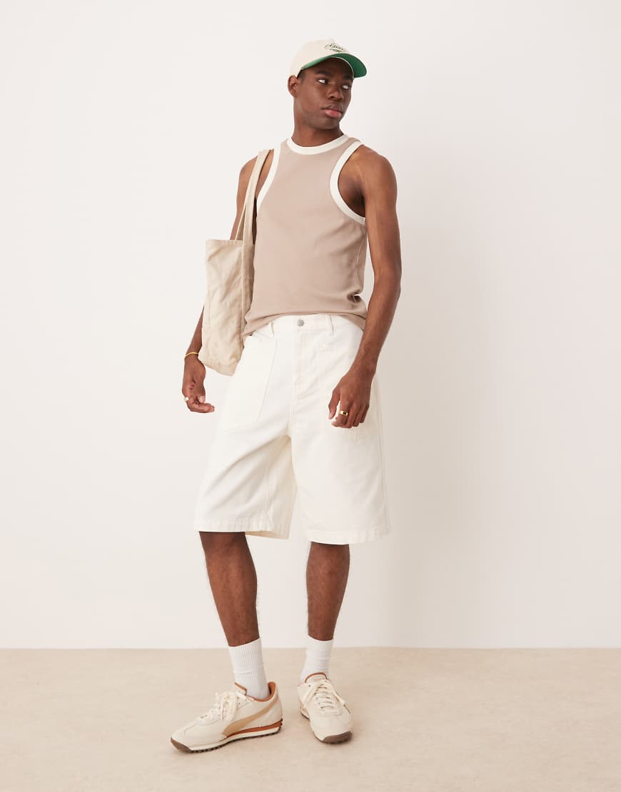 ASOS DESIGN- Lange Fatigue-Denimjorts in Weiß von ASOS DESIGN