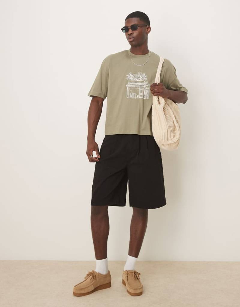 ASOS DESIGN - Lange Shorts in Schwarz mit doppelten Bundfalten von ASOS DESIGN