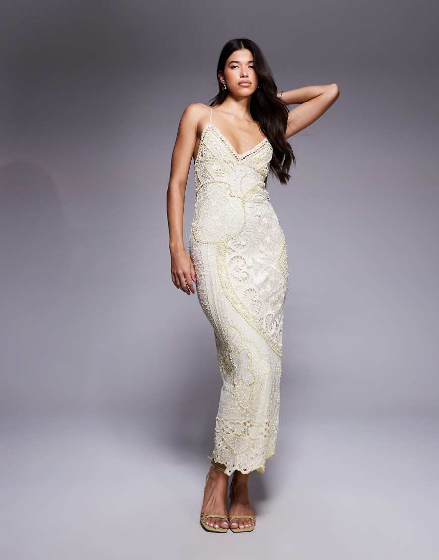 ASOS DESIGN - Langes Camisole-Brautkleid in Gelb mit Spitzenapplikation und Verzierung ASOS DESIGN - Langes Camisole-Brautkleid in Gelb mit Spitzenapplikation und Verzierung von ASOS DESIGN